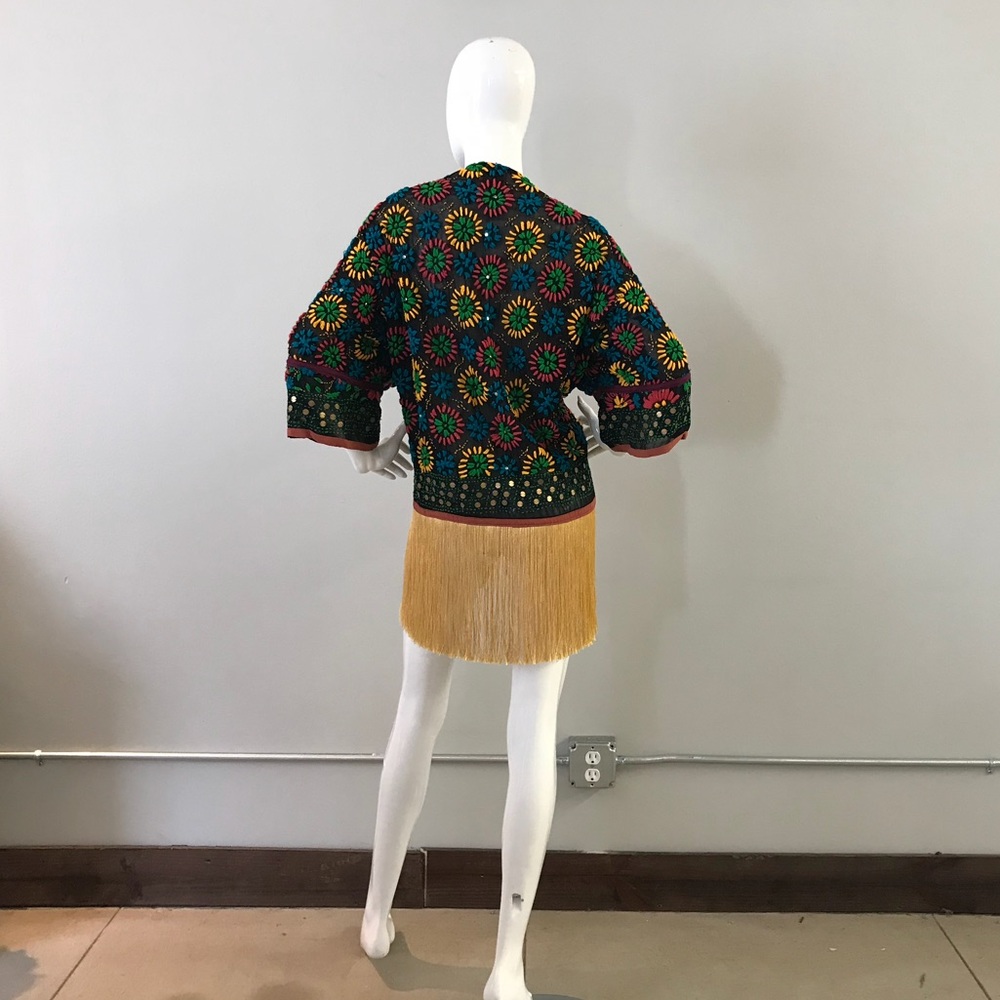 Beautiful Embroidered Fringe Black Robe/Jacket - Picture 7 of 8
